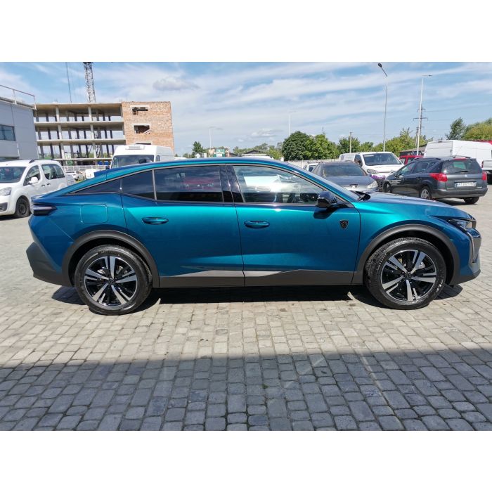 Новий Peugeot 408 2025